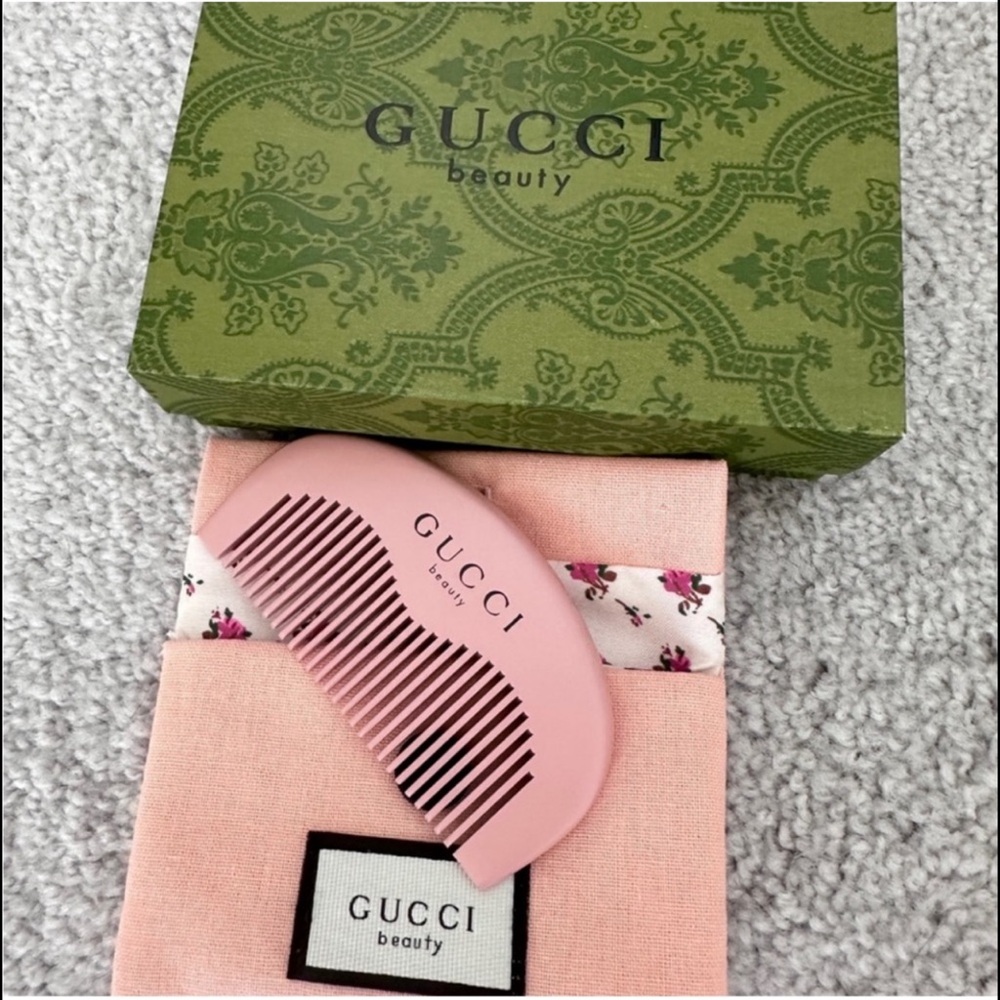 Gucci Pink Beauty Comb with Green Box